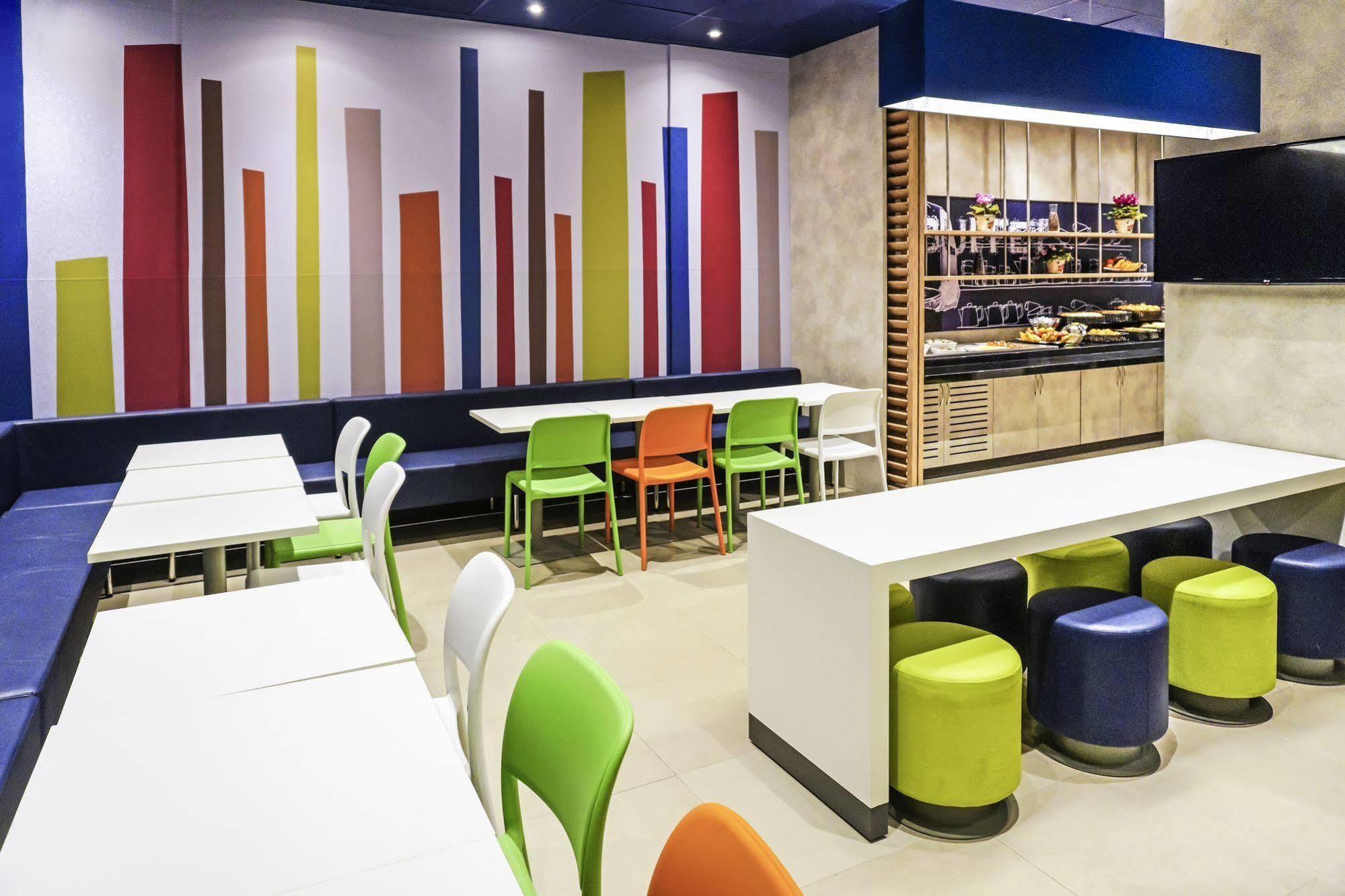 Ibis Budget Hyeres Exterior photo
